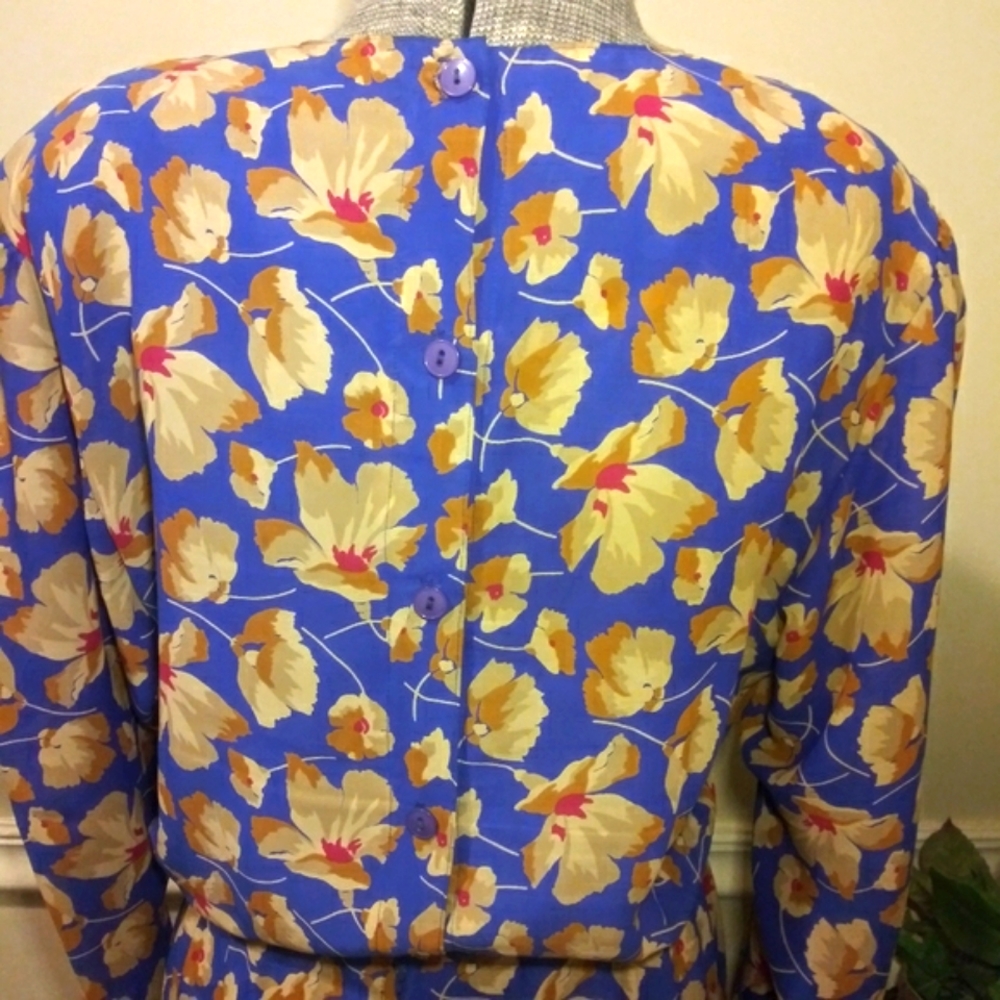 Vintage 1980's Jordan Ari Vibrant Blue, Tan & Red Poppy Print Midi Dress - Picture 8 of 12